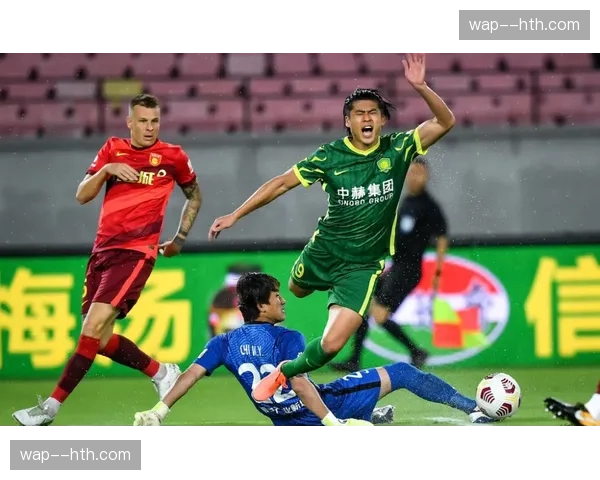 北京国安边路传中战术明确，恩科洛洛精准助攻张玉宁得分