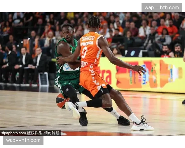 穆里奇21球紧追姆巴佩 科索沃前锋金靴竞争悬念持续